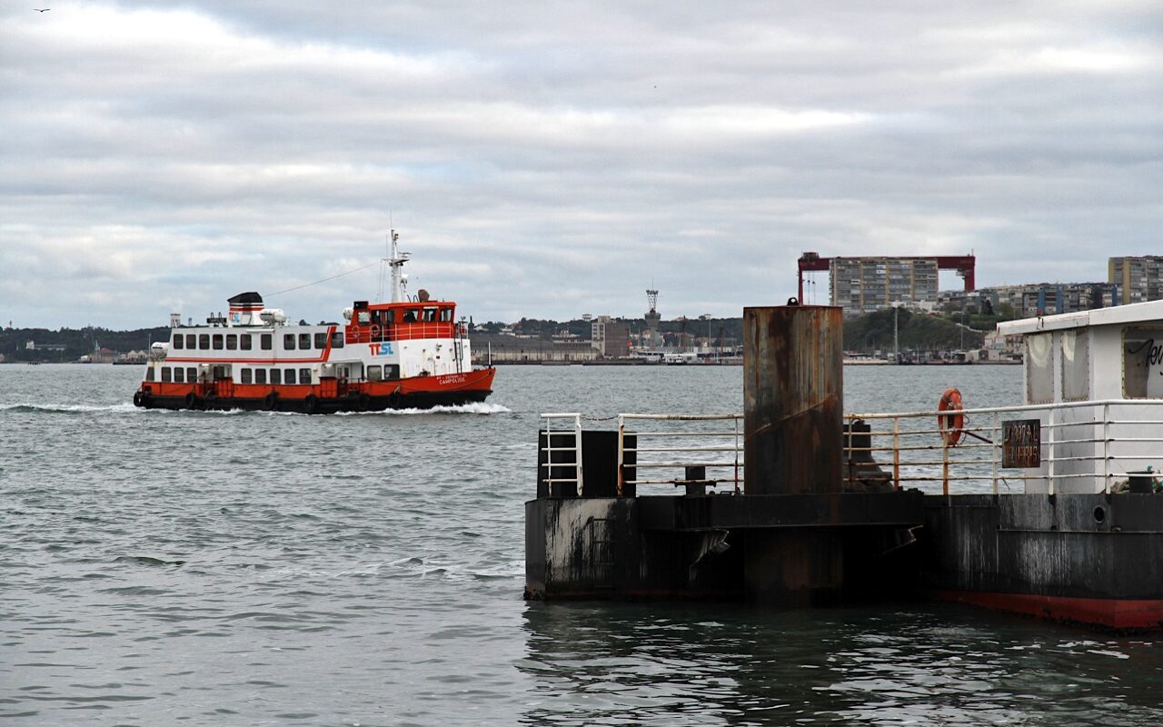 lisbon ferry